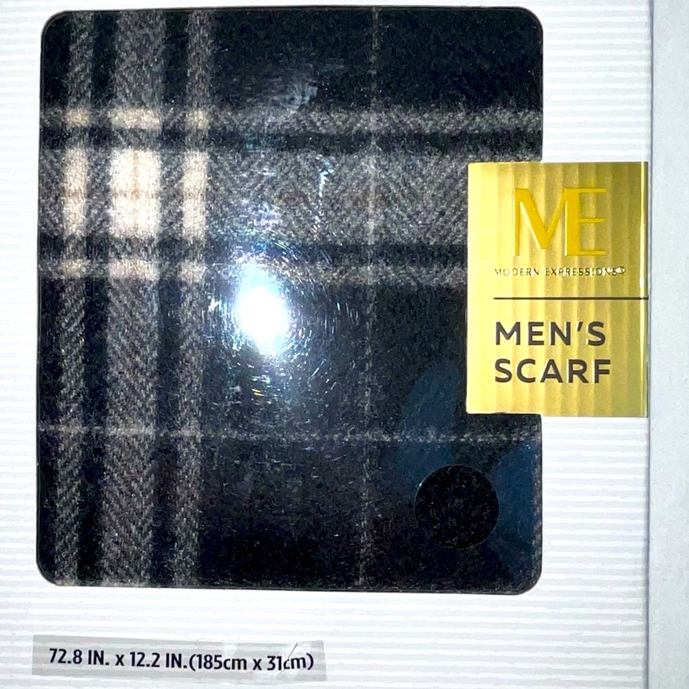 Never opened men’s scarf